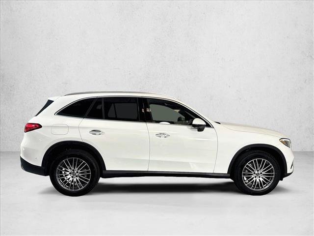 New 2026 Polar White Mercedes-Benz GLC 300 image 34