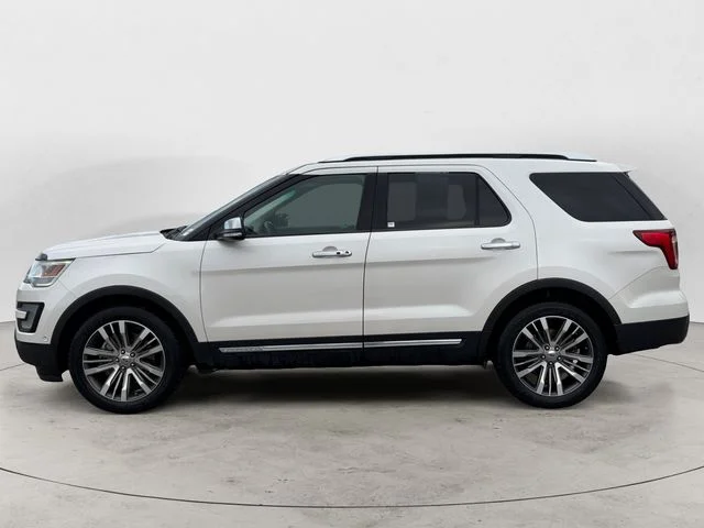 Used 2017 White Ford Platinum image 2