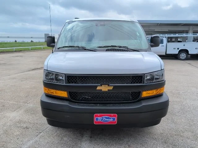 New 2026 Summit White Chevrolet 1WT image 12