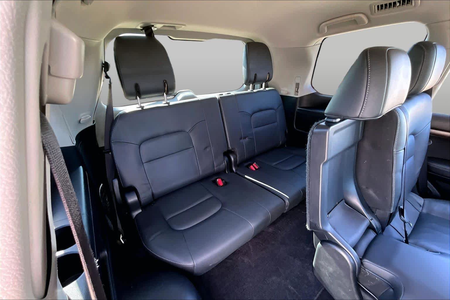 Used 2019 Magnetic Gray Metallic Toyota  image 18