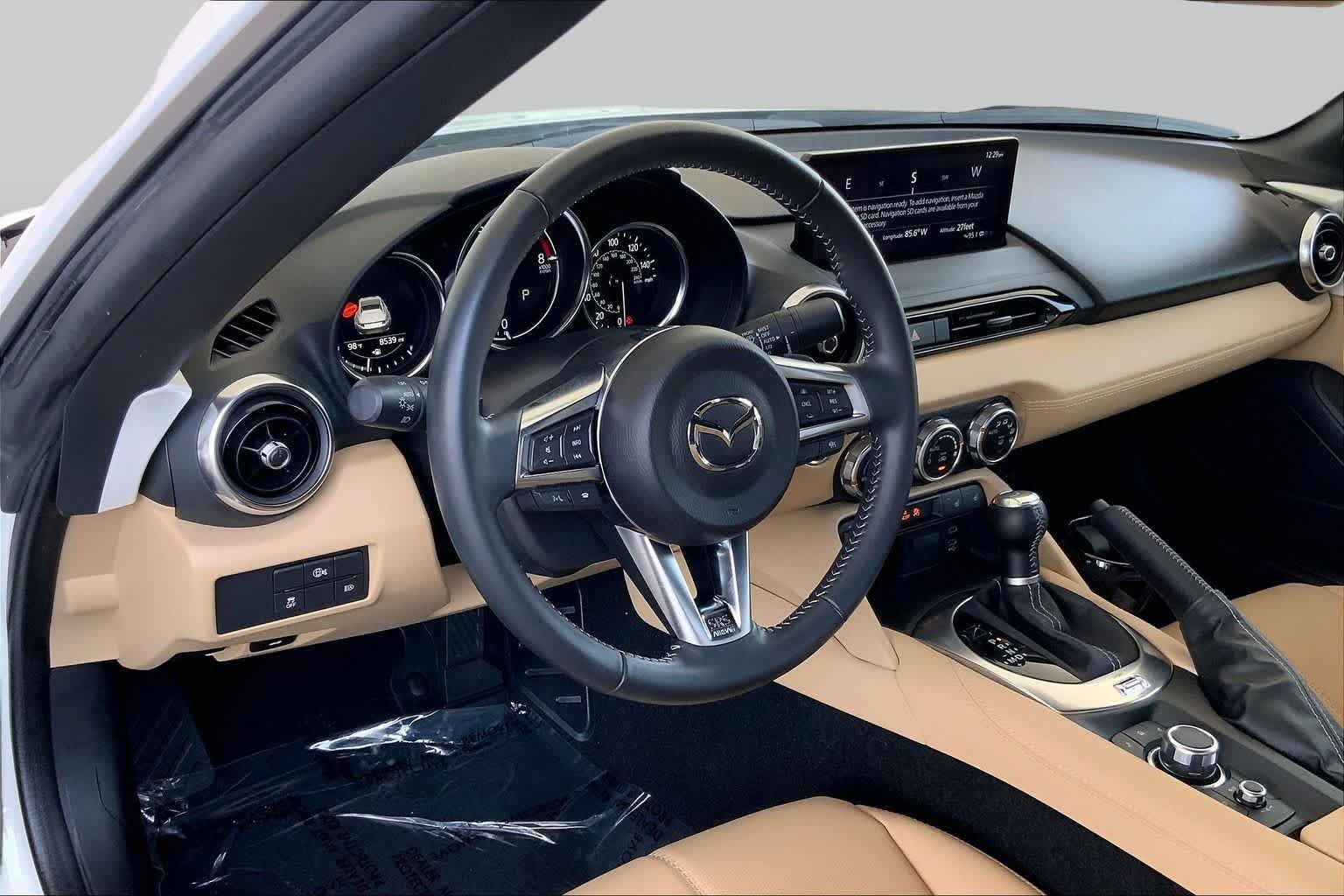 Used 2025 Snowflake White Pearl Mica Mazda Grand Touring image 18