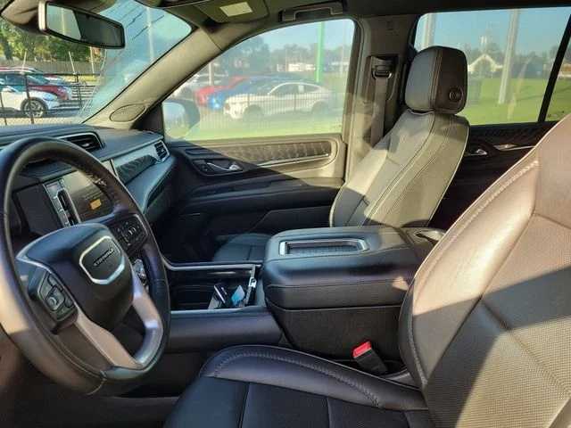 Used 2023 Silver GMC Denali image 20