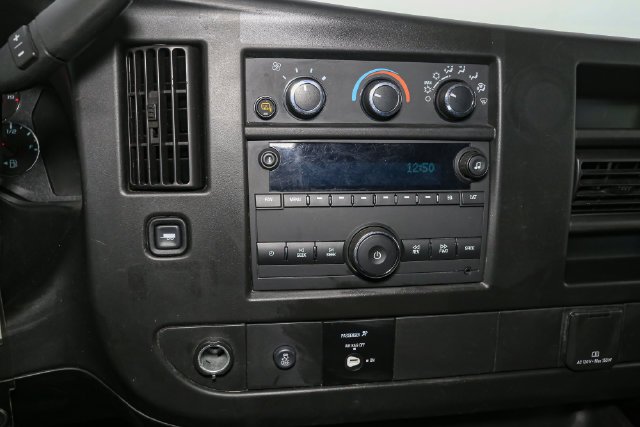 Used 2023 White GMC Work Van image 22