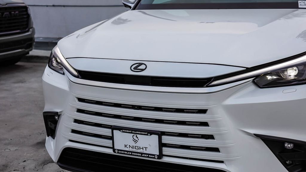 Used 2025 Pearl Lexus 350 Luxury image 6
