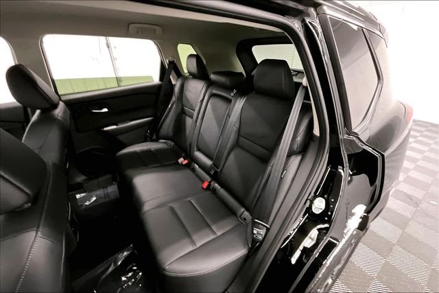 2025 Nissan Rogue SL - Photo 11