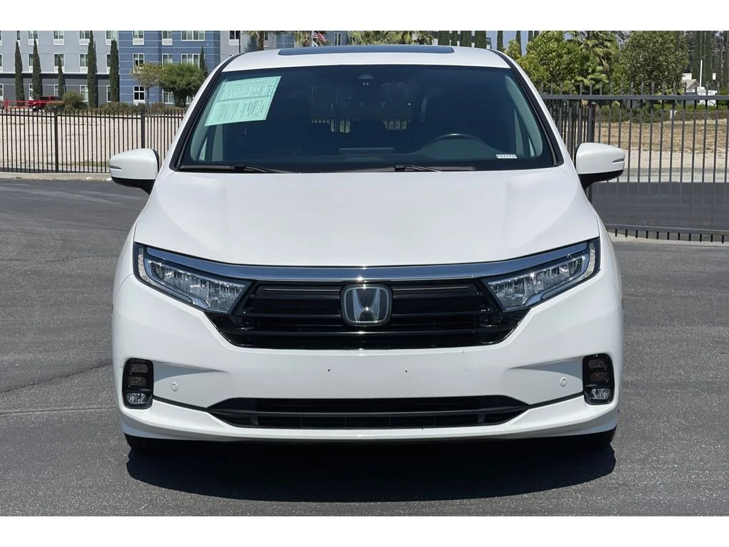 Certified Used 2024 Platinum White Pearl Honda ELITE image 9