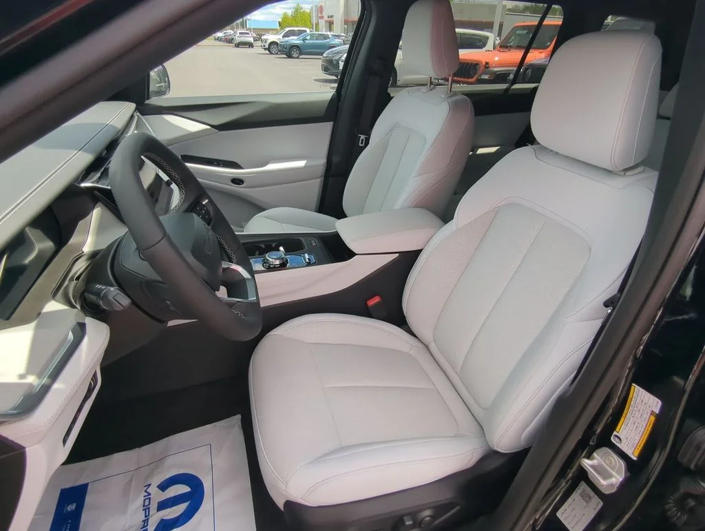 2026 Jeep Cherokee Laredo - Photo 17