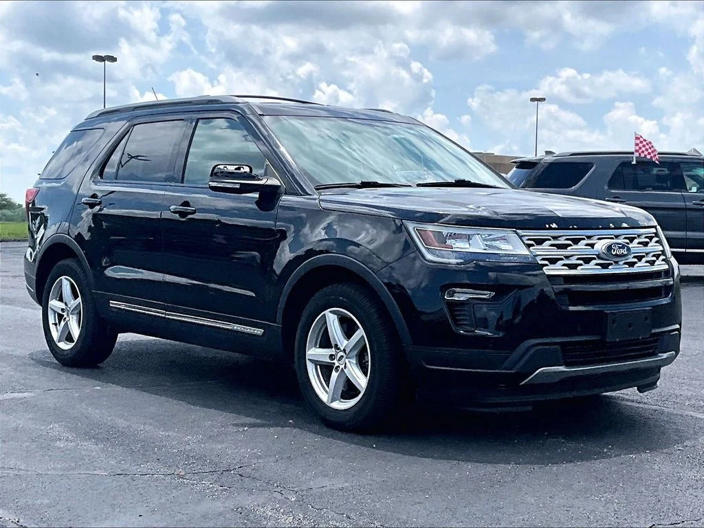 Used 2019 Black Ford XLT image 2
