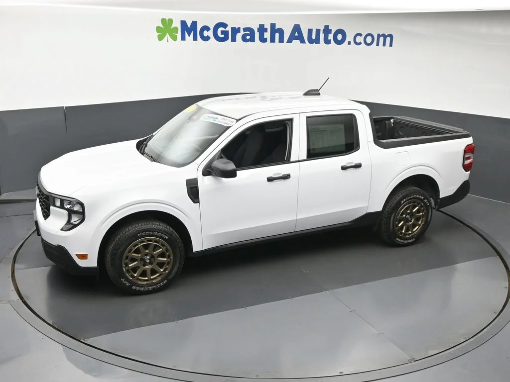 Used 2025 White Ford XL image 22