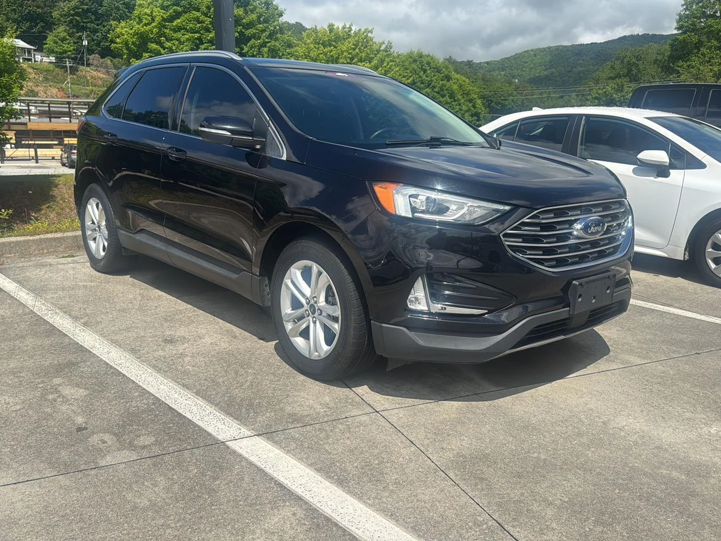 2019 Ford Edge SEL's photo