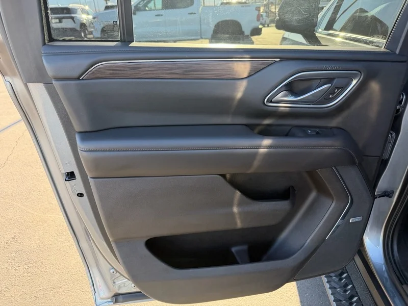Used 2021 SATIN STEEL METALLIC Chevrolet Z71 image 19