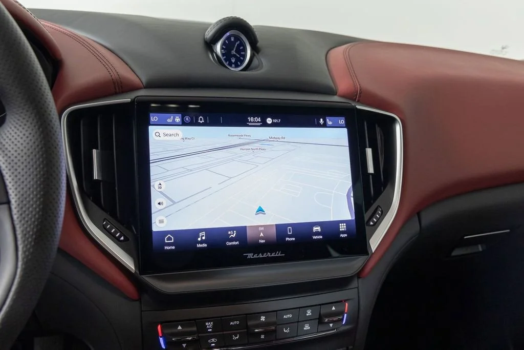 Used 2023 White Maserati GT image 22