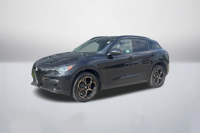 2025 Alfa Romeo Stelvio Base