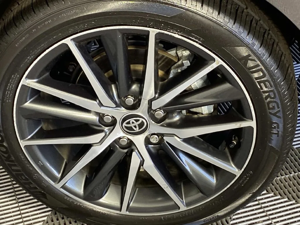 Used 2024 Predawn Gray Mica Toyota XLE image 28
