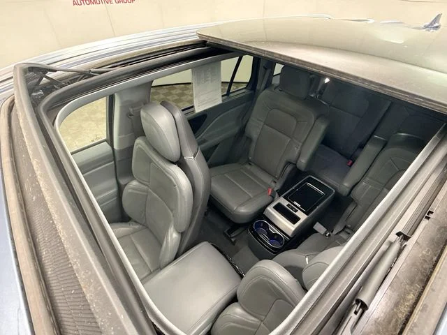 Used 2020 Blue Lincoln Reserve image 23