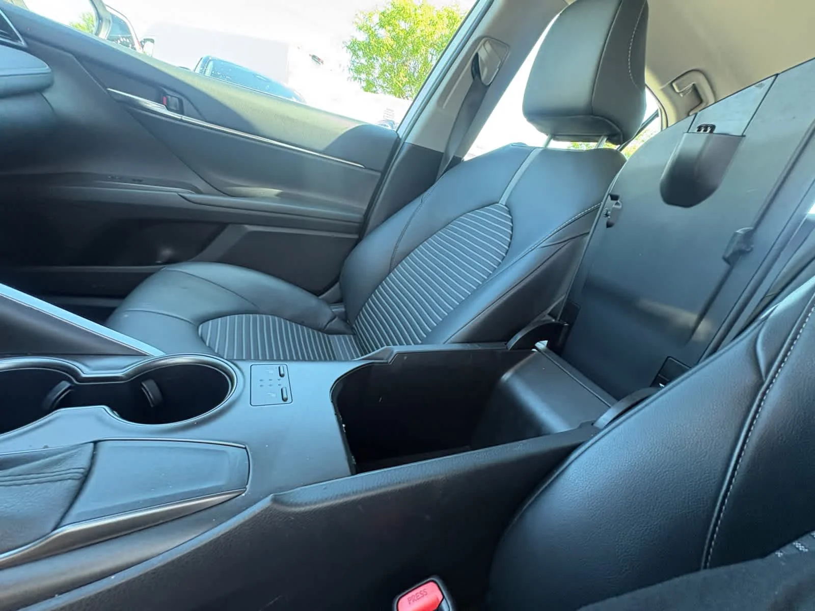 Used 2024 Ice Cap Toyota SE image 33