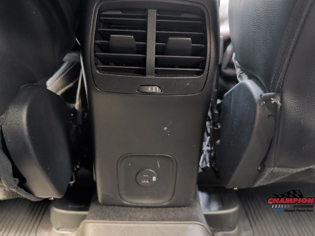 Used 2022 White Ford SEL image 26