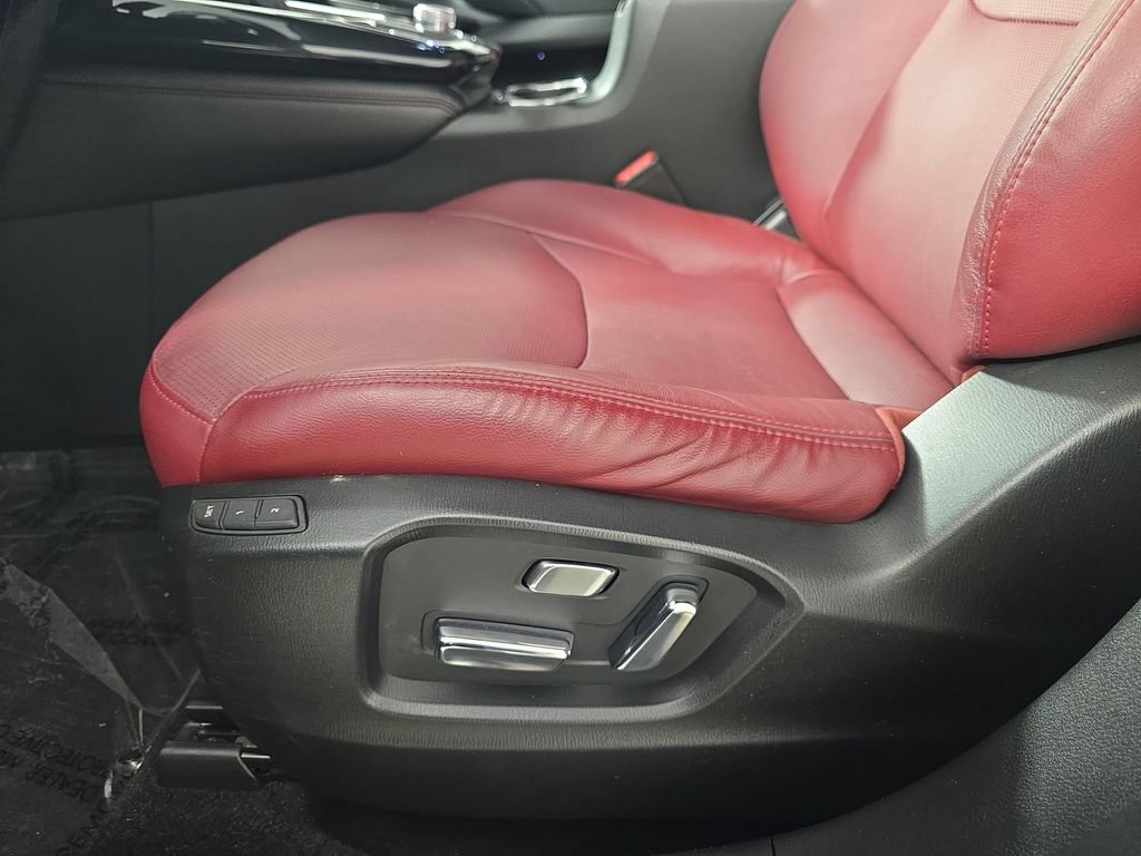 Used 2021 Polymetal Gray Mazda Carbon Edition image 32
