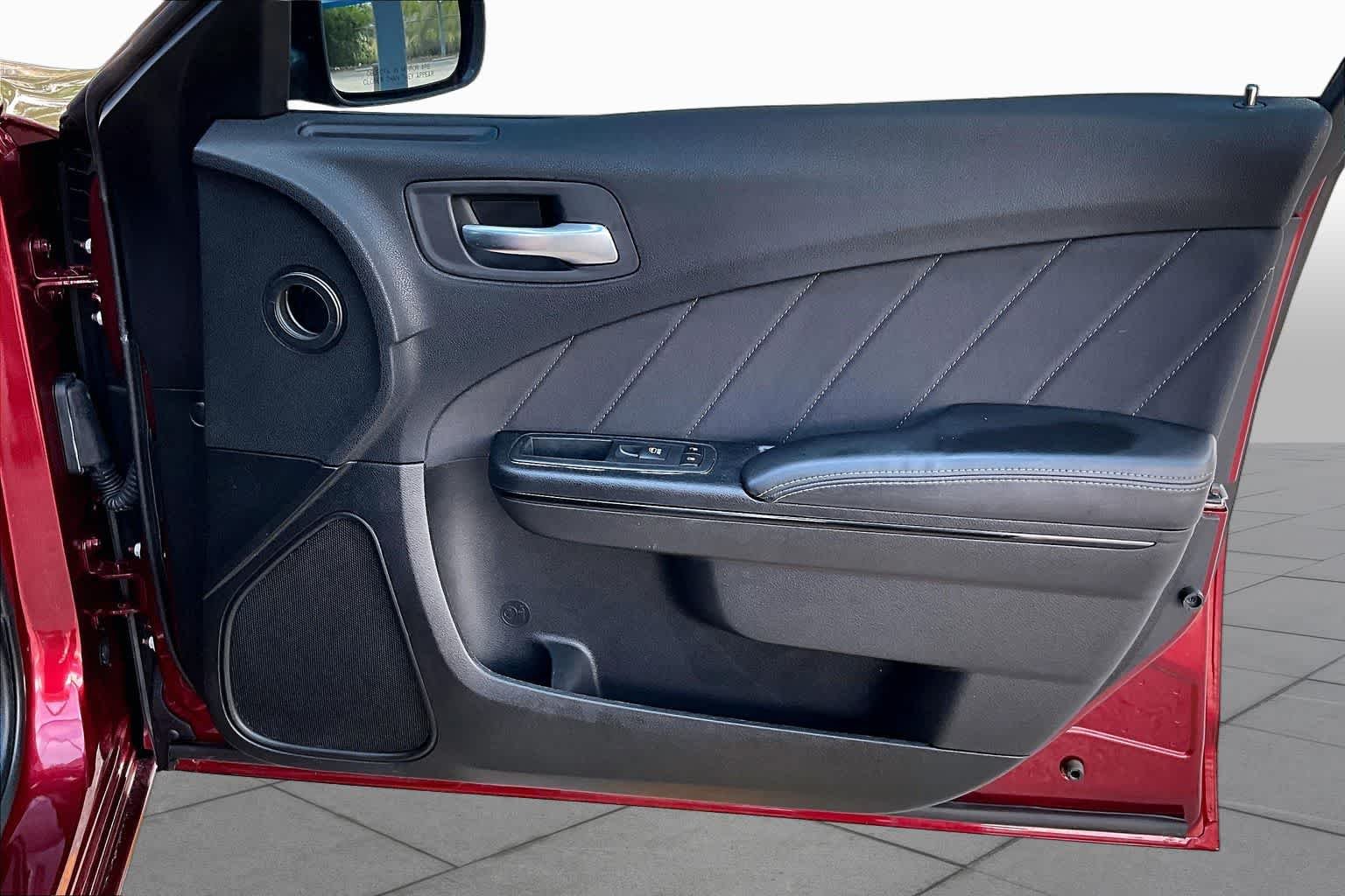 Used 2019 Octane Red Pearlcoat Dodge SXT image 23