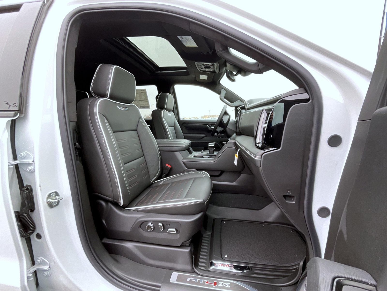 2026 GMC Sierra 1500 AT4X - Photo 15