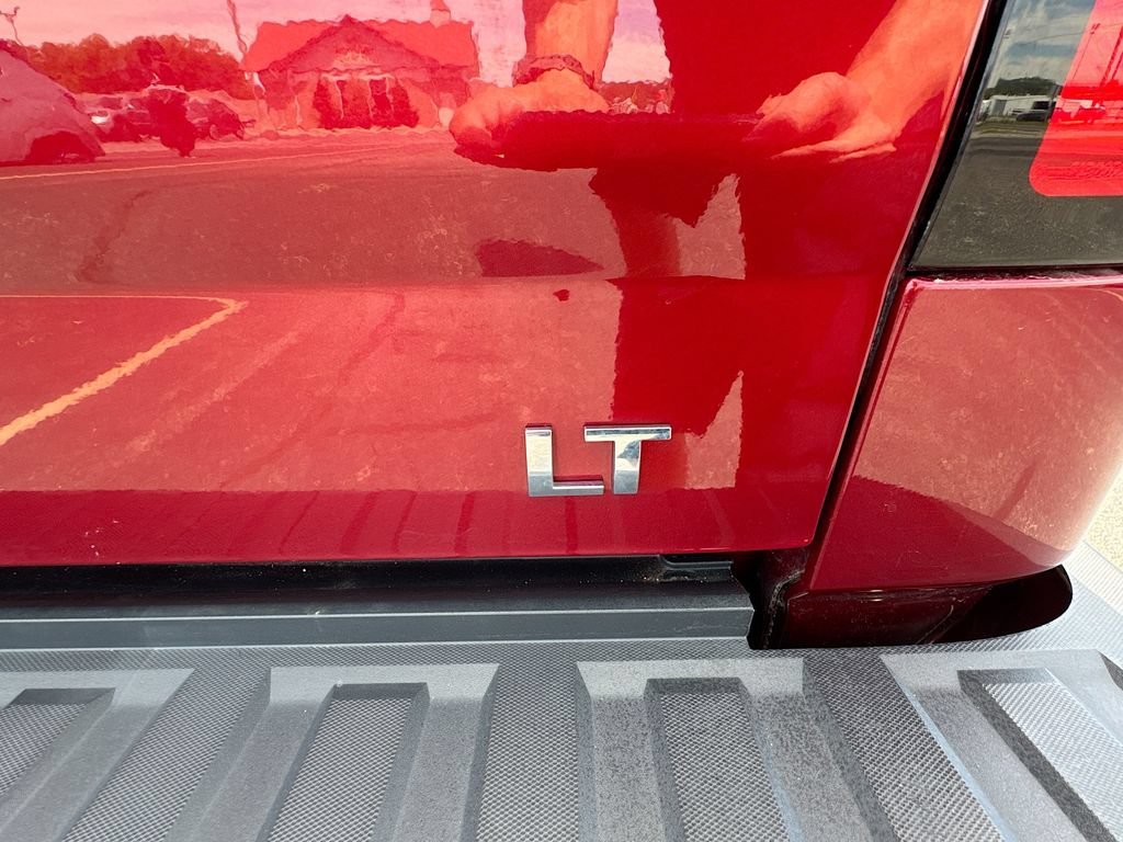 Used 2018 CAJUN RED TINTCOAT Chevrolet LT image 36