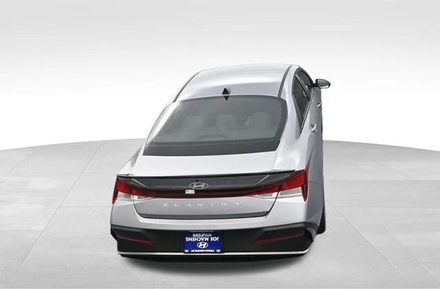 Used 2025 Silver Hyundai SEL Sport image 27