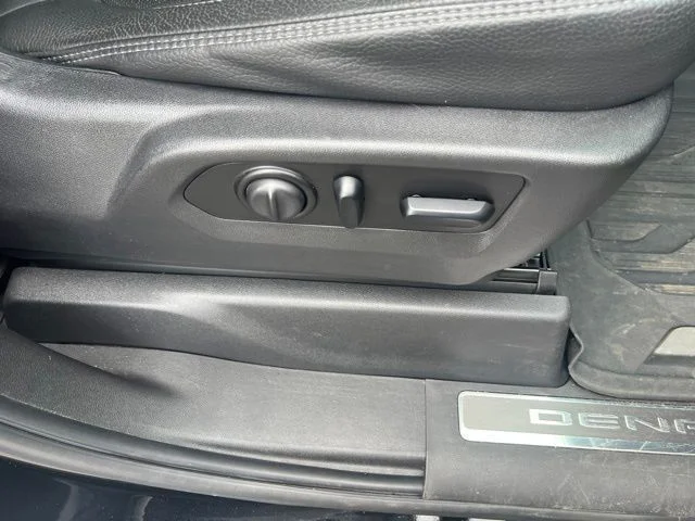 Used 2021 Black GMC Denali image 22