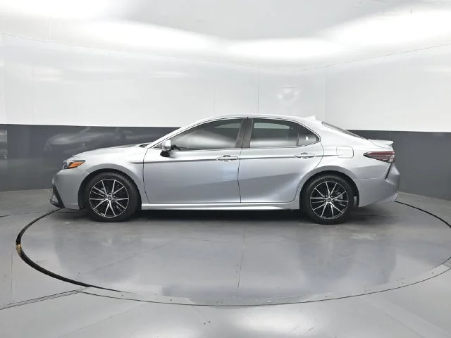 Used 2022 Silver Toyota SE image 3