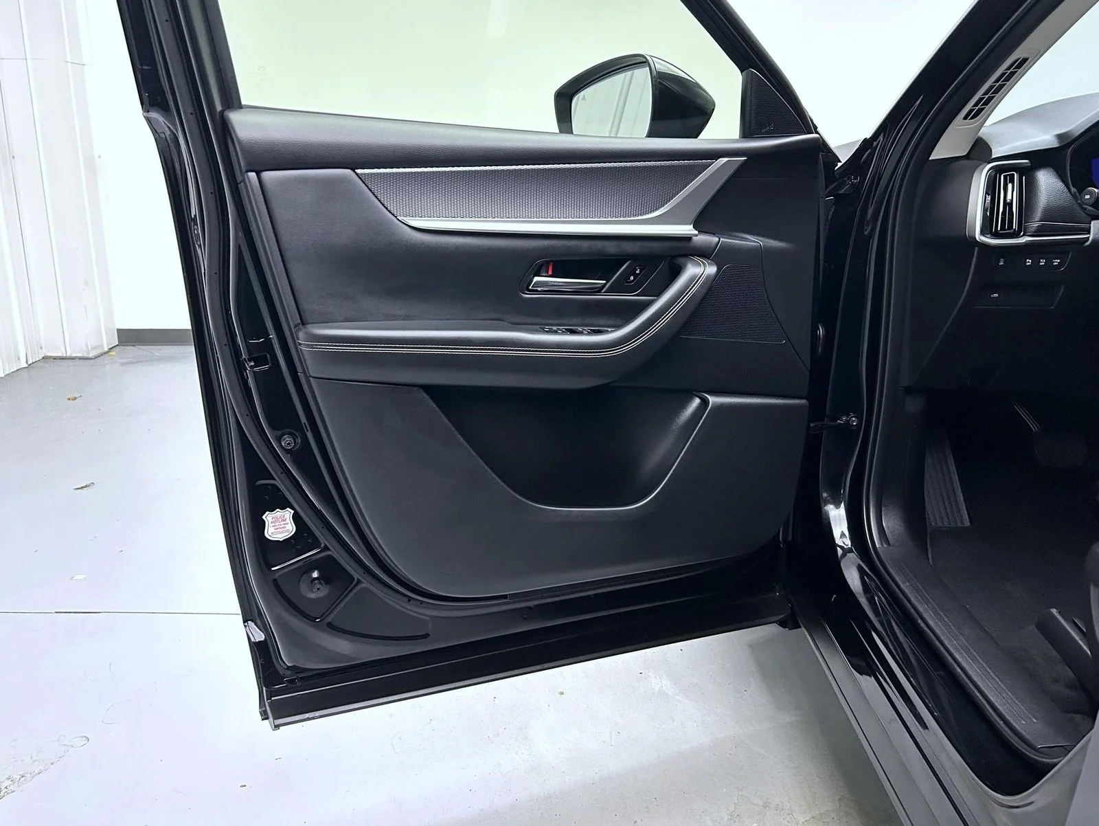 Used 2025 Black Mazda 3.3 Turbo Preferred image 9