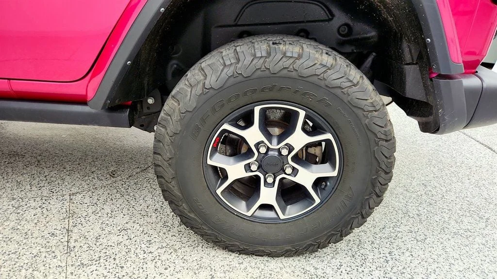 Used 2022 Limited Edition Tuscadero Pearlcoat Jeep Unlimited Rubicon 4x4 w/ Hard Top, Leather Seats & LED Lighting image 9