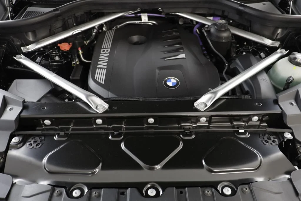 New 2026 BLACK SAPPHIRE BMW xDrive40i image 24