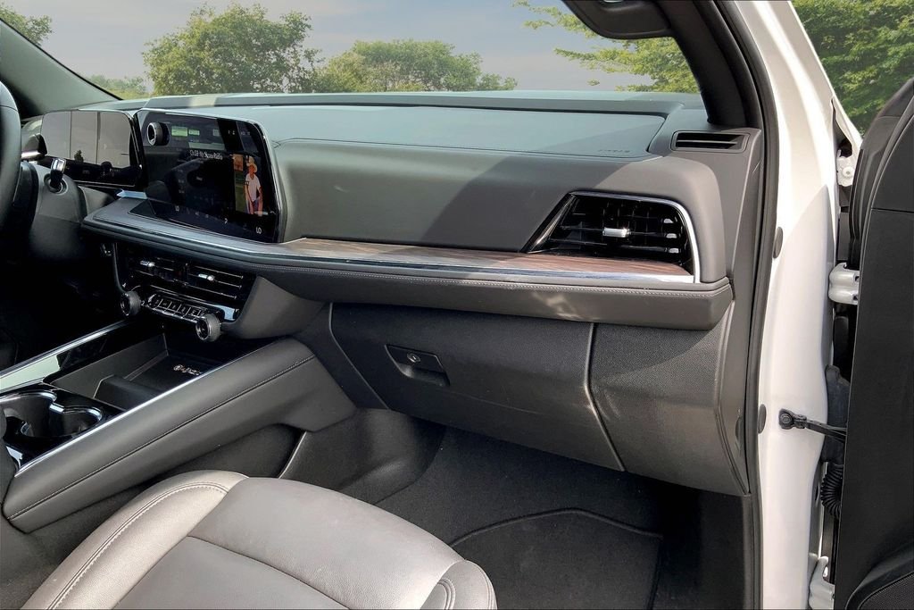 Used 2025 Beige Chevrolet Z71 image 27