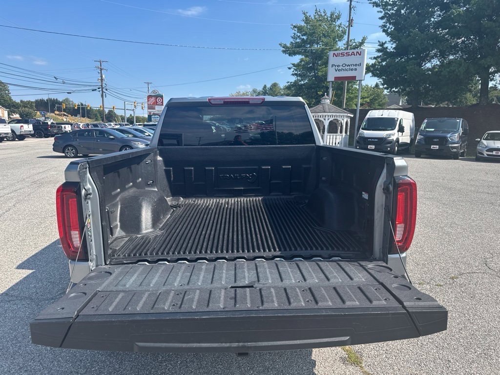 Used 2025 Silver GMC SLT image 23