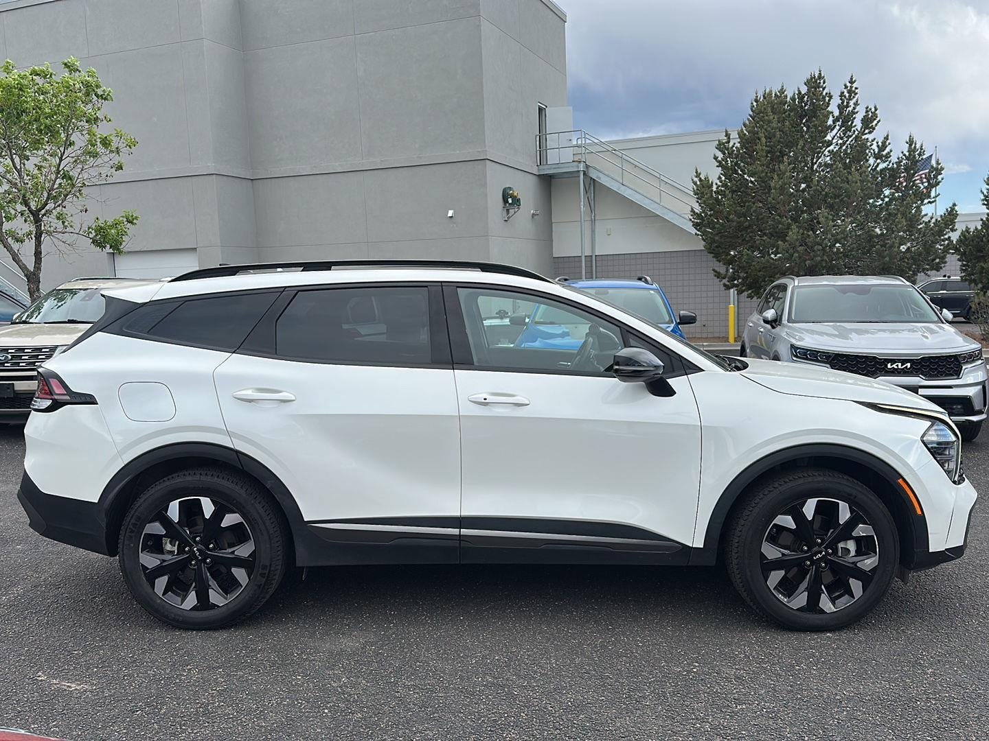 Used 2024 Snow White Pearl Kia X-Line image 4