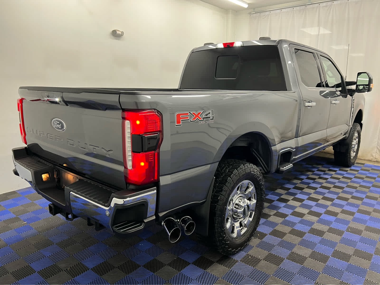 Used 2024 Carbonized Gray Metallic Ford LARIAT image 8