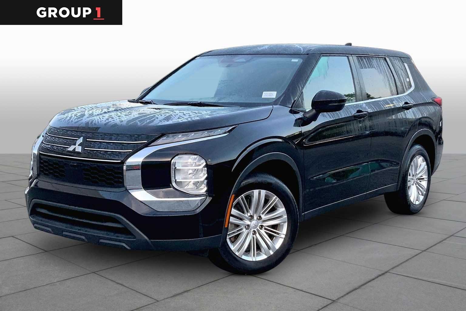 2023 Mitsubishi Outlander ES 2WD's photo