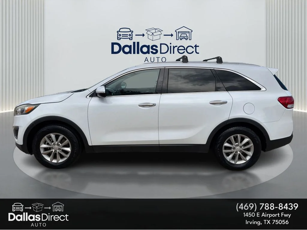 Used 2016 Snow White Pearl Kia LX image 9