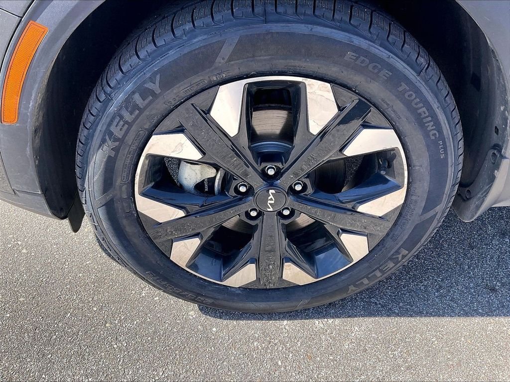 Used 2024 Gray Kia X-Line image 7