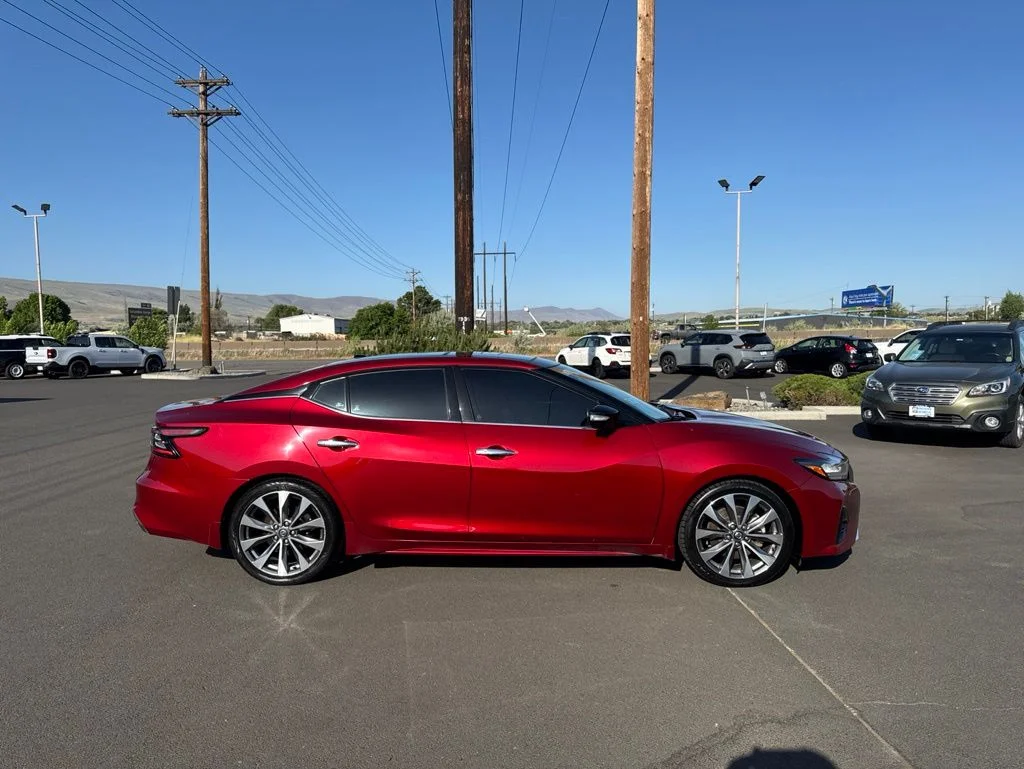Used 2022 Scarlet Ember Nissan Platinum image 2