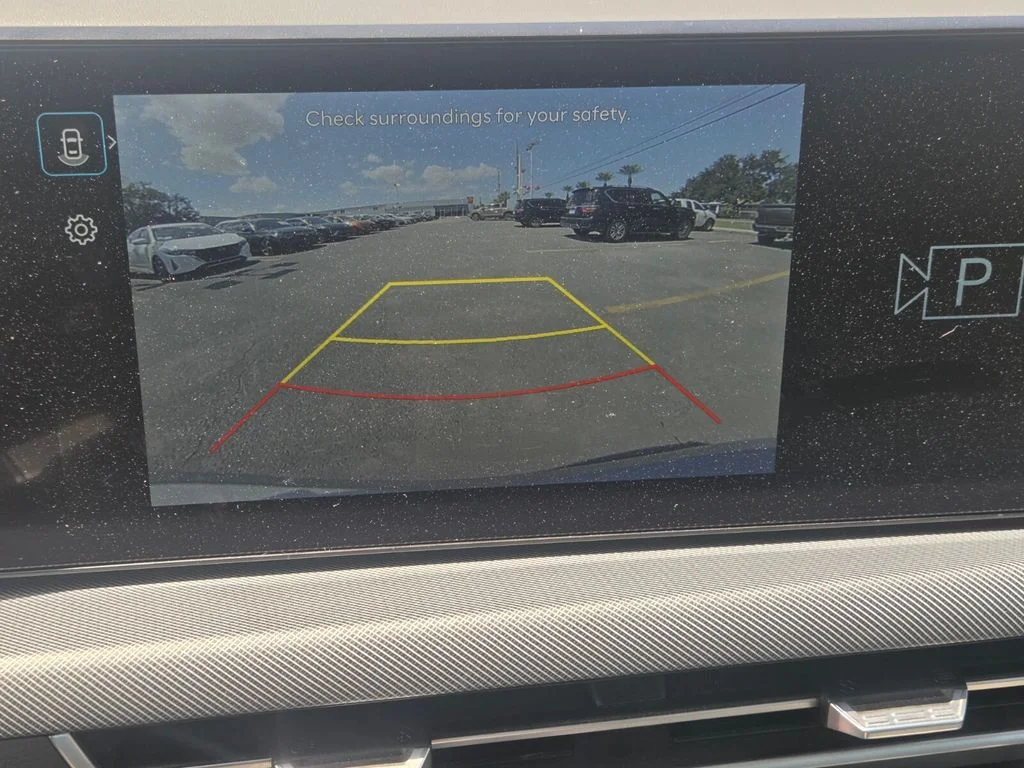 Used 2025 Silver Hyundai SEL image 16