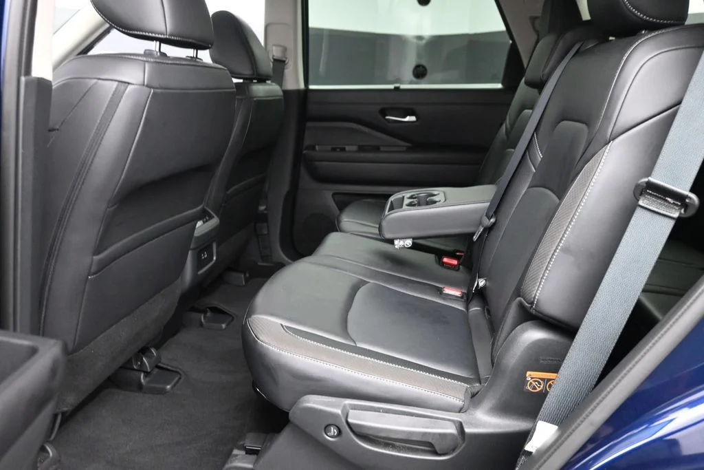 Used 2025 Blue Nissan SL image 14