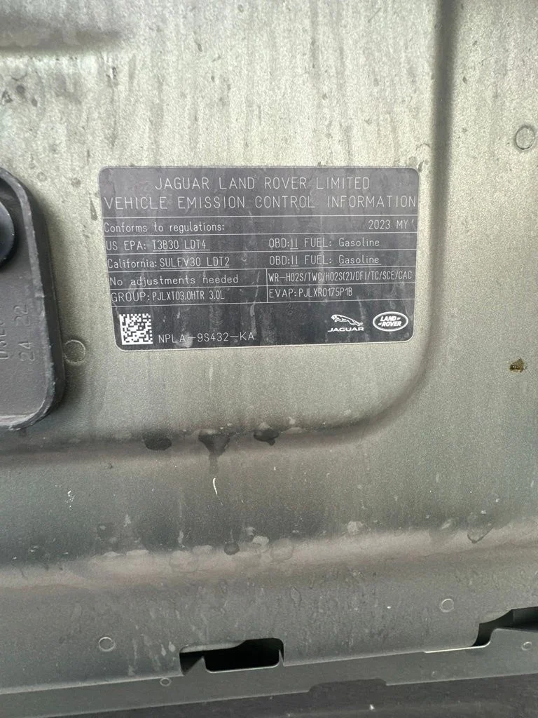 Certified Used 2023 Green Land Rover SE image 7