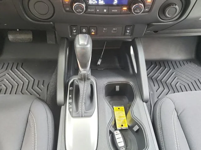 Used 2023 Green Nissan SV image 26