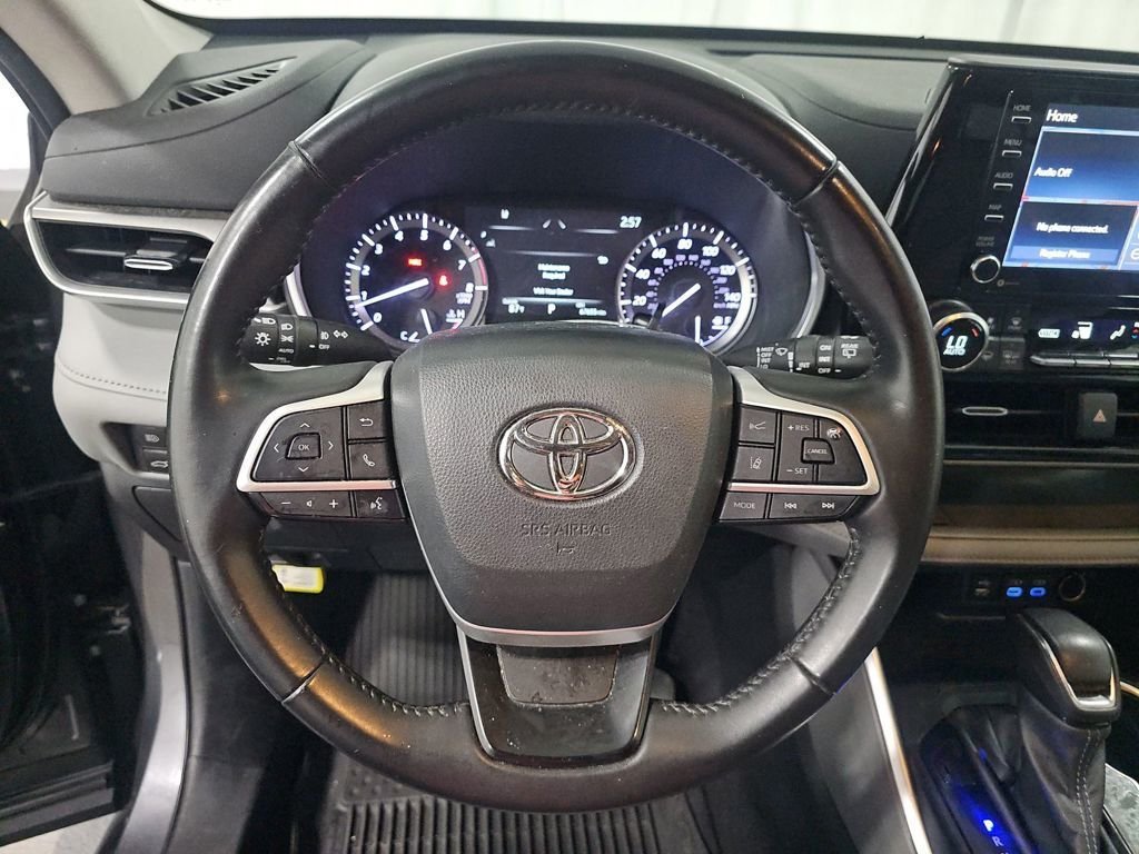 Used 2022 Gray Toyota XLE image 10