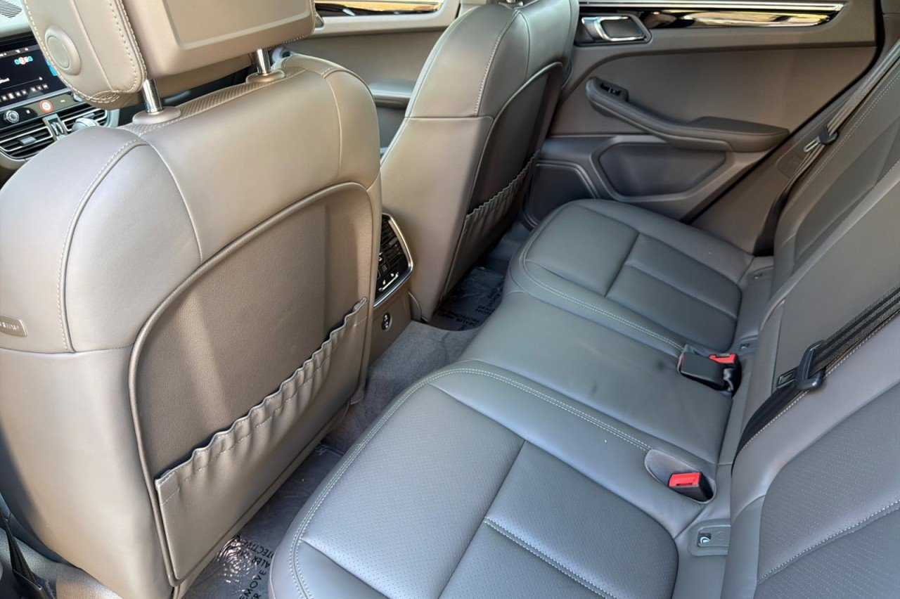 2025 Porsche Macan - Photo 11