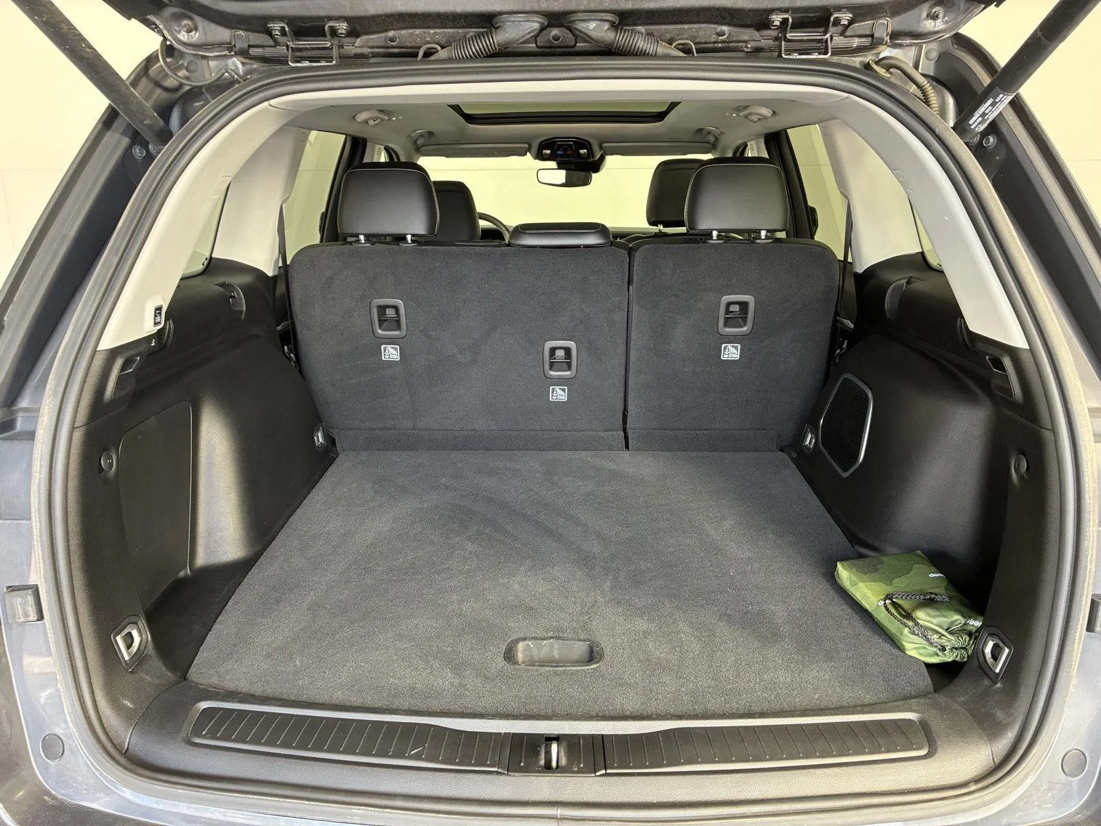 Used 2024 Baltic Gray Metallic Clearcoat Jeep 4xe image 9