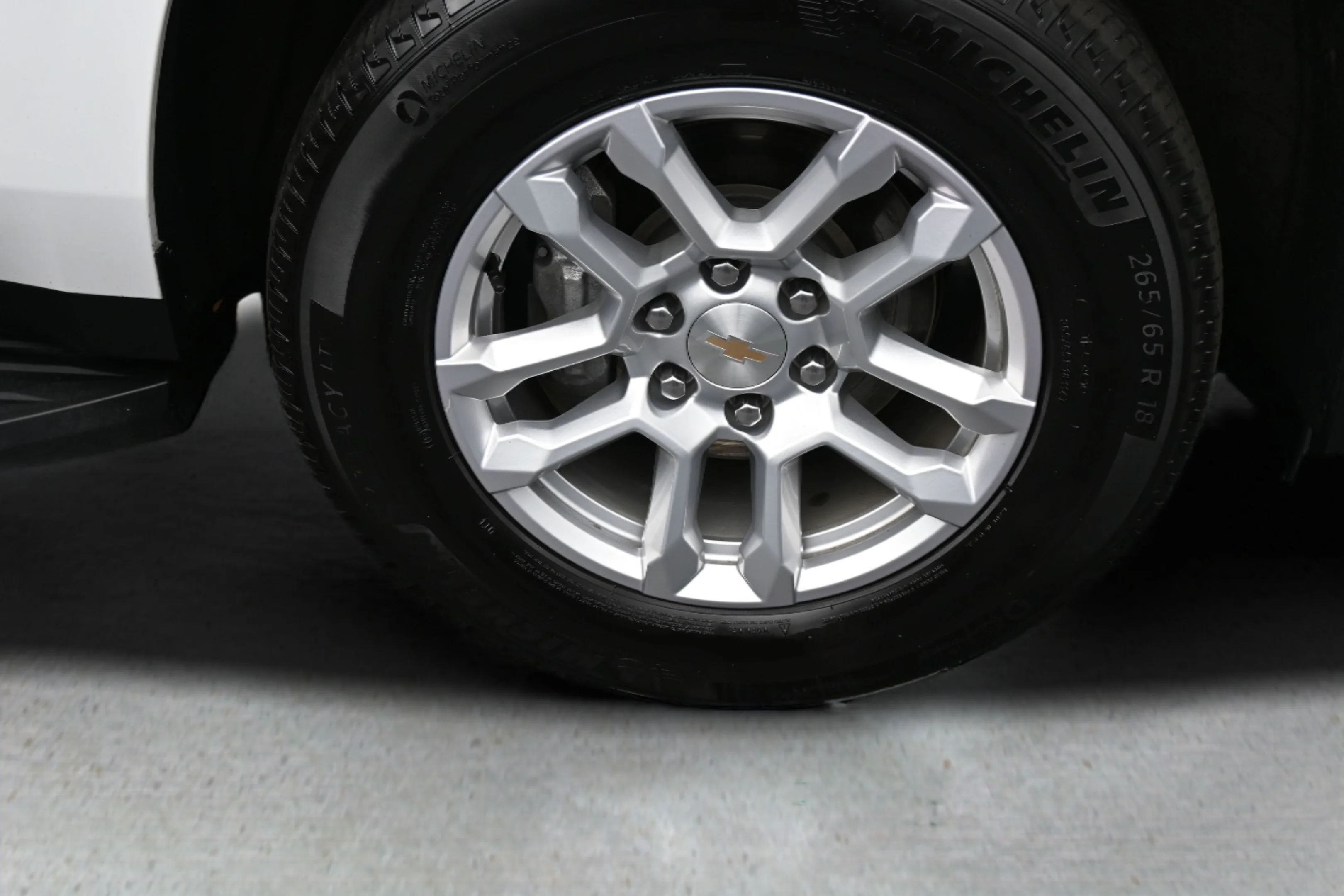 Used 2025 Summit White Chevrolet LT image 24