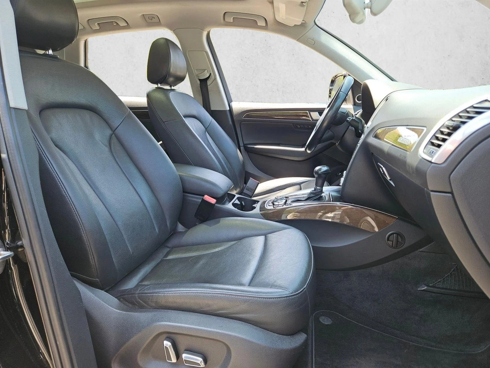 Used 2013 Brilliant Black Audi Premium Plus image 19