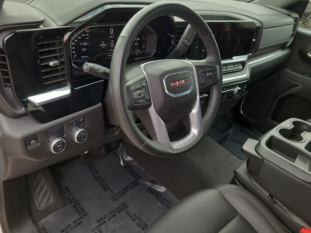 Used 2025 White GMC SLT image 22