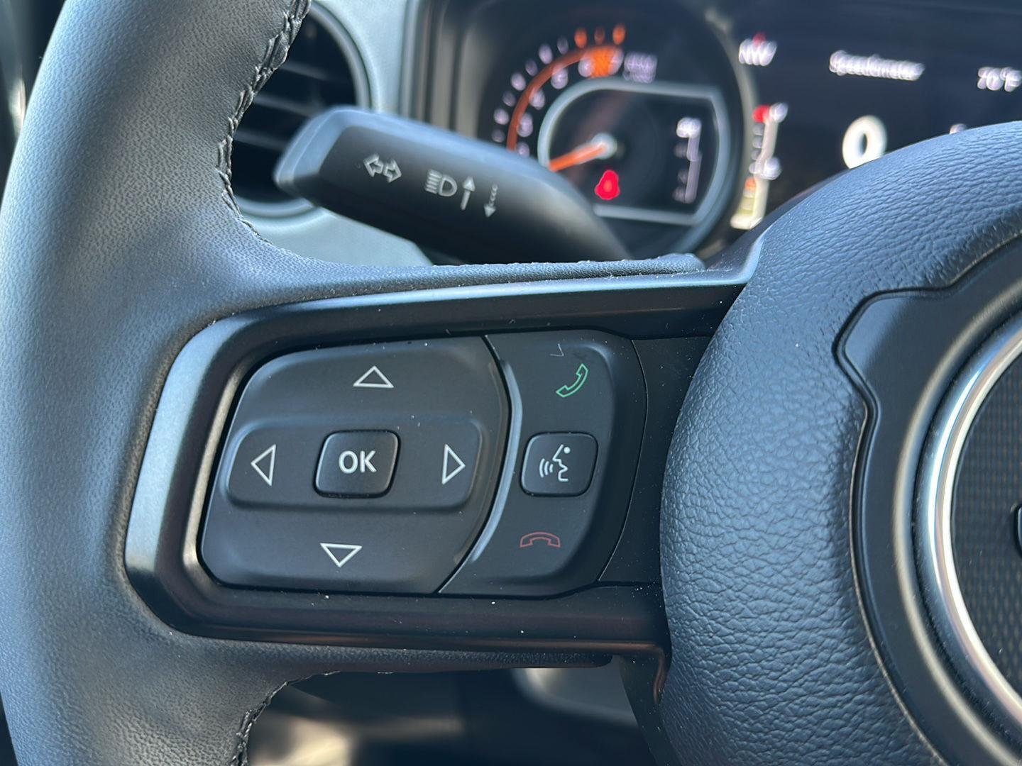 Used 2025 Anvil Clearcoat Jeep Sport S image 16